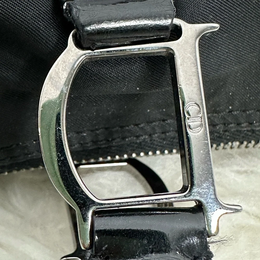 💯 Authentic Dior Handbag🍀 - Picture 16 of 17